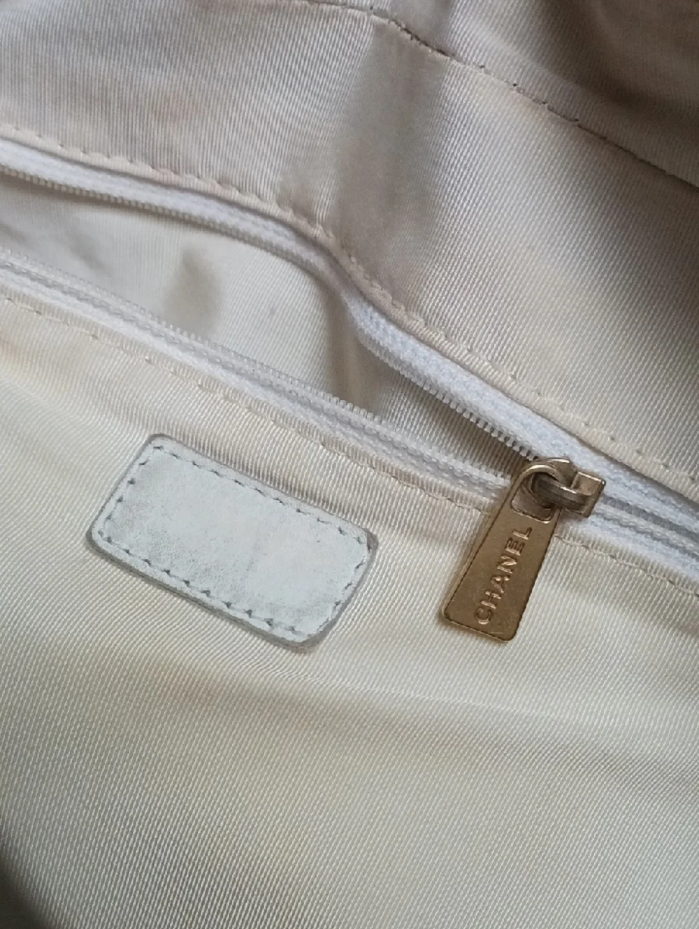 CHANEL VTG WHITE WILD STICH AS IS BAG.